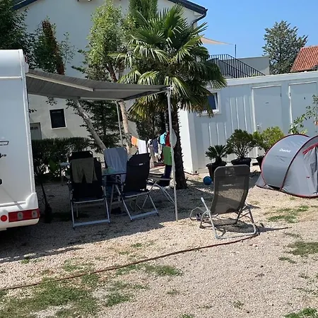 Camp *